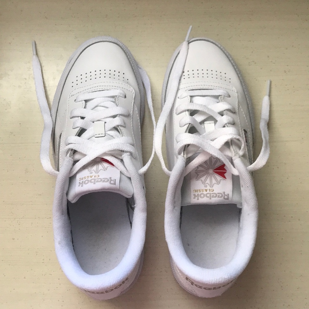 Reebok’s White Womens Sz 7
